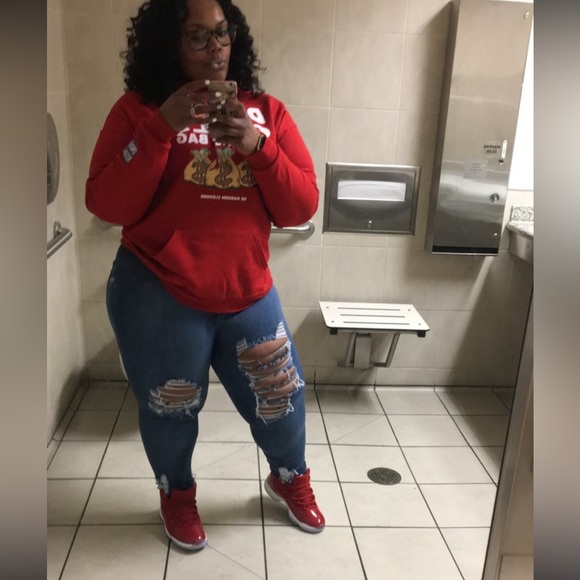 Super distressed jeans !!! 2 in medium wash and 1 in light wash - Picture 7 of 8